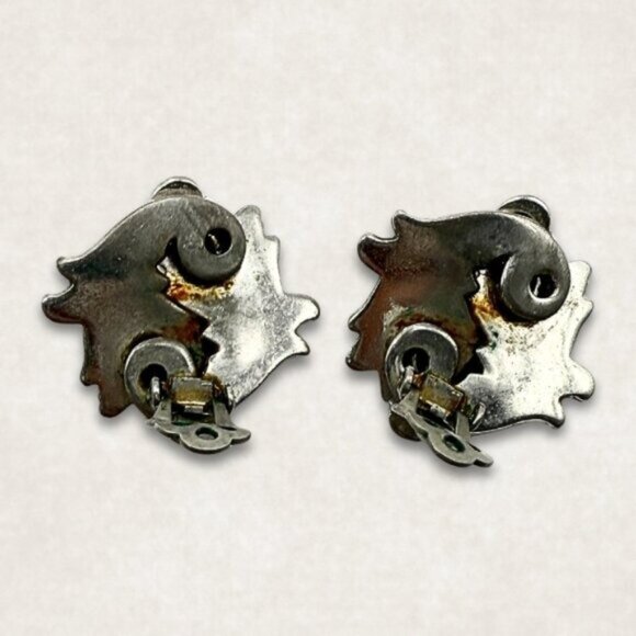 Vintage Silver-Tone Ornate Swirl Clip-On Earrings - Picture 3 of 13